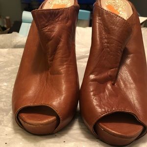 Vince Camuto Brown Fall Heels Booties 8.5 Soft Leather has stretch